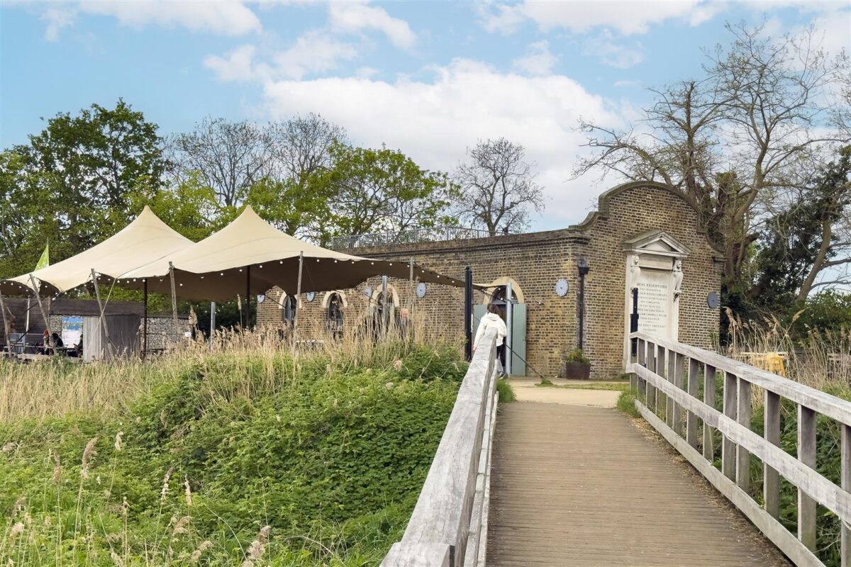 Coster Avenue, London