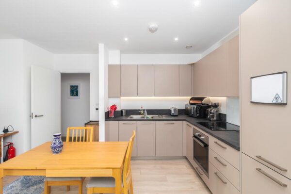 Coster Avenue, London