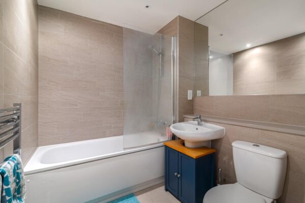 Coster Avenue, London