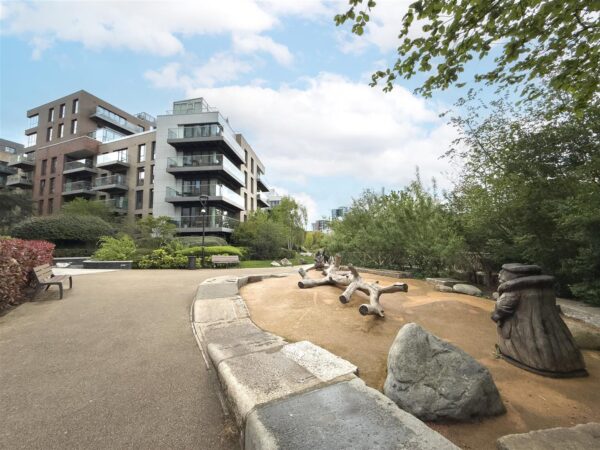 Coster Avenue, London