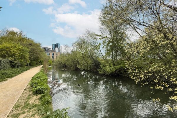 Coster Avenue, London