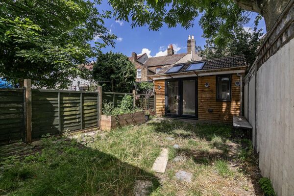 North Avenue, Silver Street Edmonton London