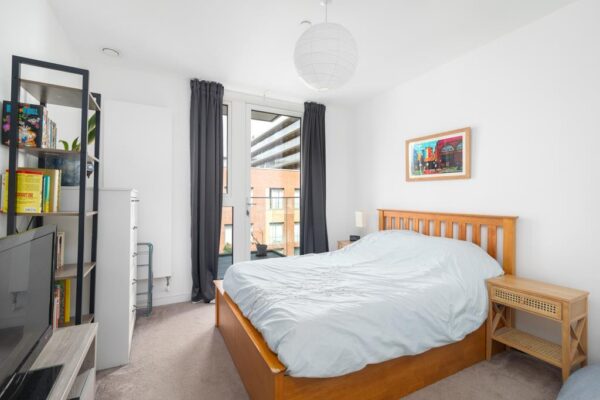 Coster Avenue, London