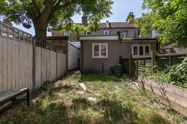 North Avenue, Silver Street Edmonton London