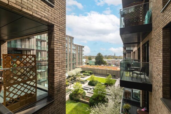 Coster Avenue, London