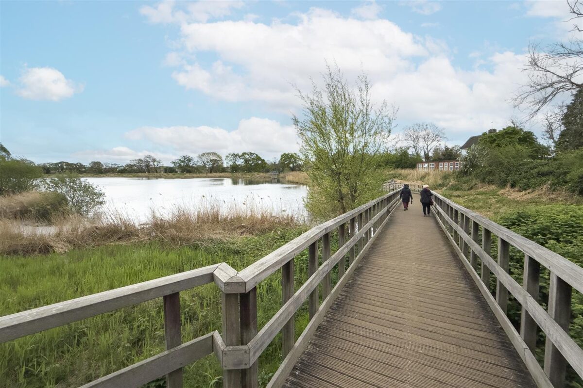Coster Avenue, London