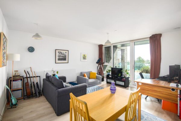 Coster Avenue, London