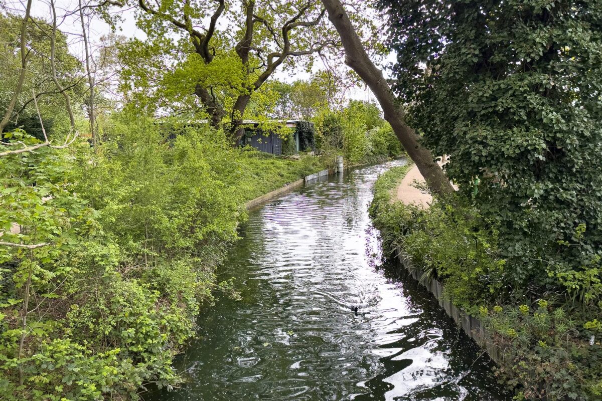 Coster Avenue, London