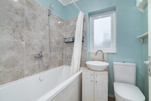 North Avenue, Silver Street Edmonton London