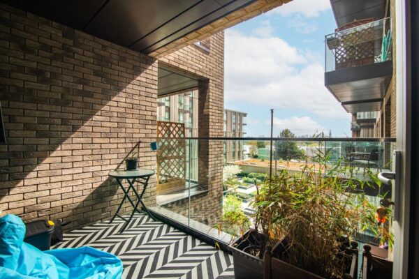 Coster Avenue, London