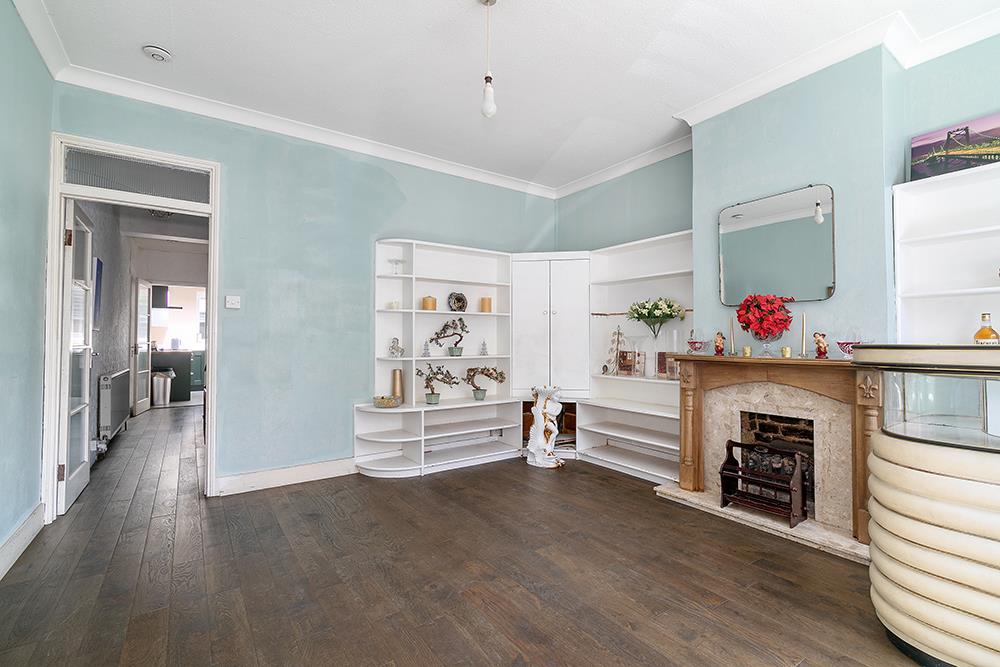 North Avenue, Silver Street Edmonton London