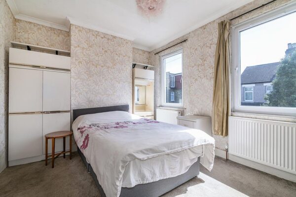 North Avenue, Silver Street Edmonton London