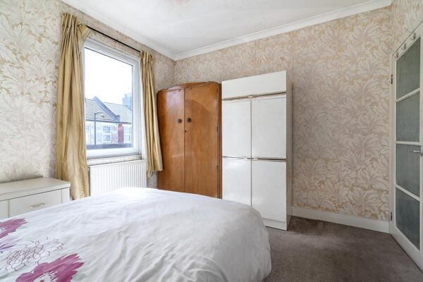 North Avenue, Silver Street Edmonton London