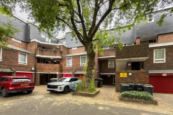 Reedham Close, London