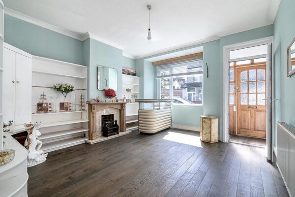 North Avenue, Silver Street Edmonton London