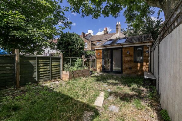 North Avenue, Silver Street Edmonton London