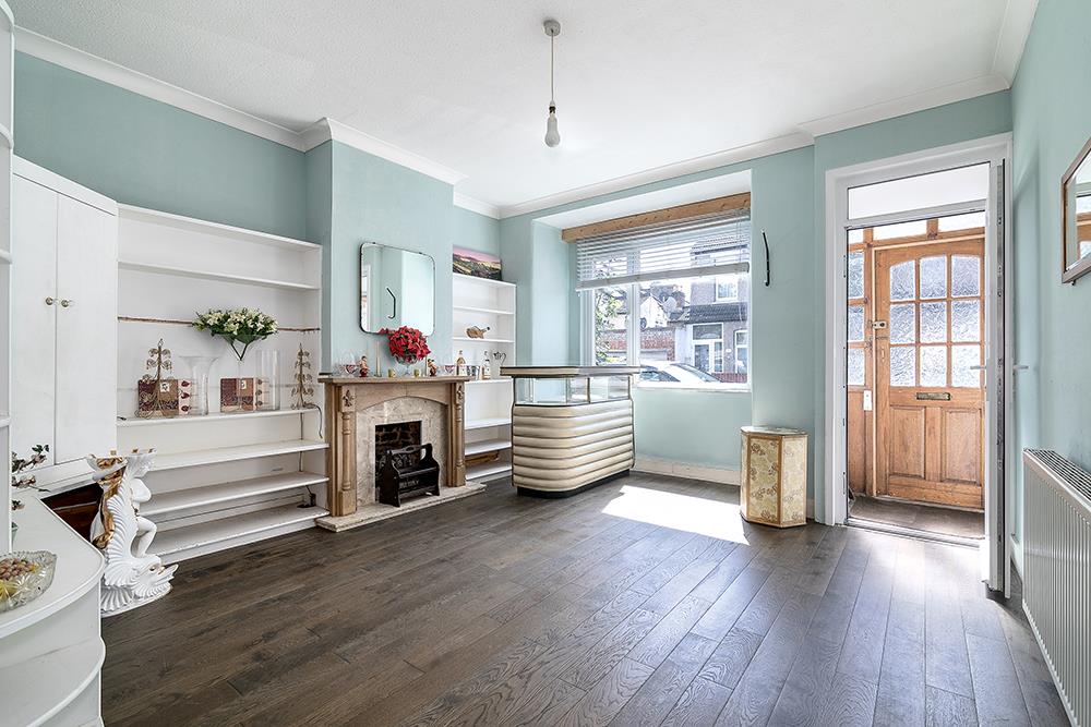 North Avenue, Silver Street Edmonton London