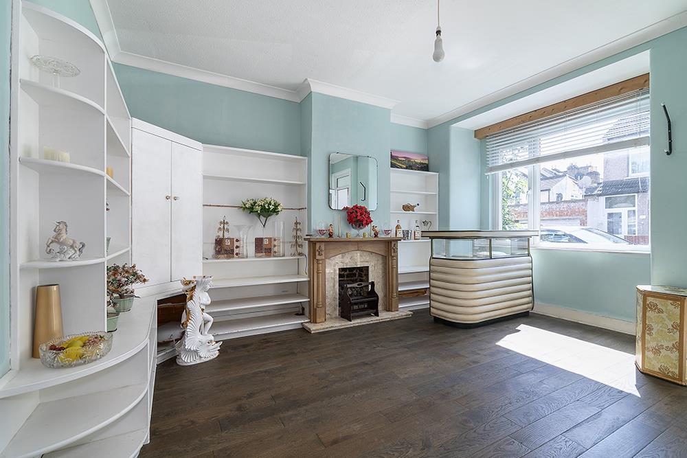 North Avenue, Silver Street Edmonton London