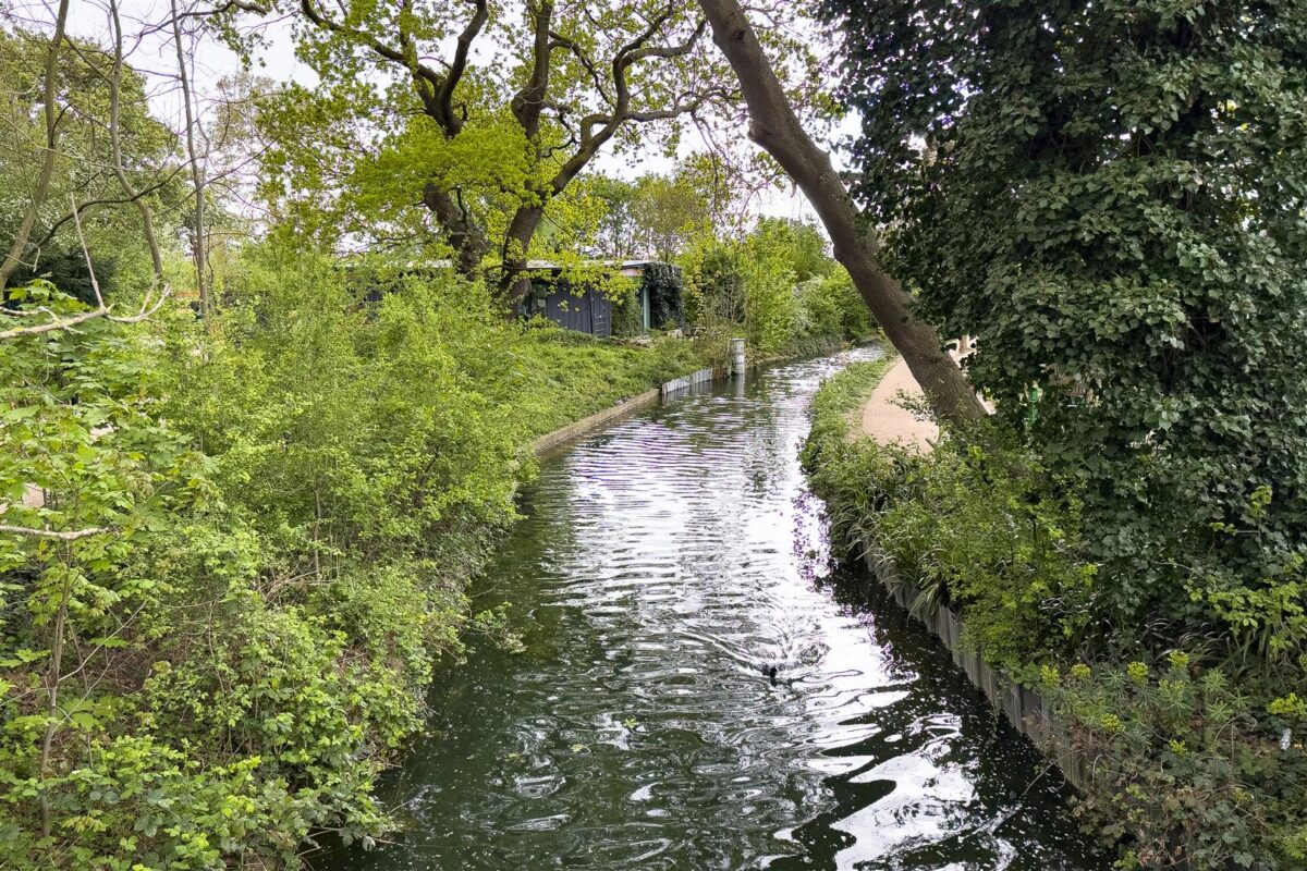 Coster Avenue, London