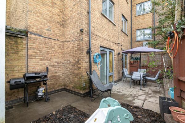 Bergen Apartments, High Road, London