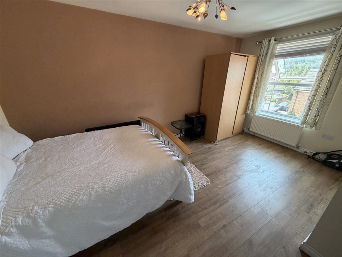 Enders Close, Enfield