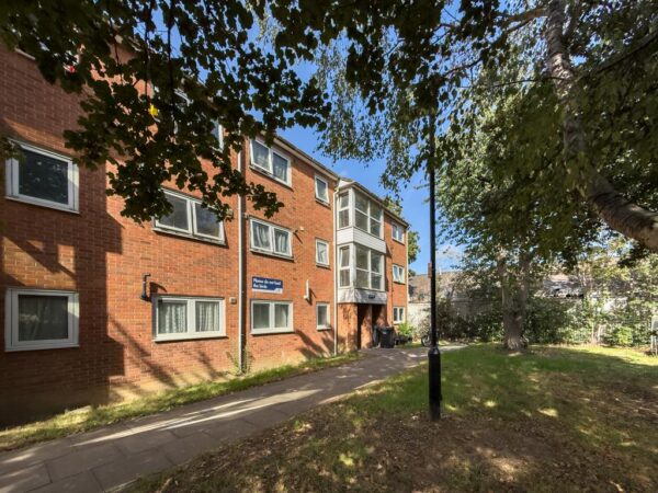Morpeth Walk, London