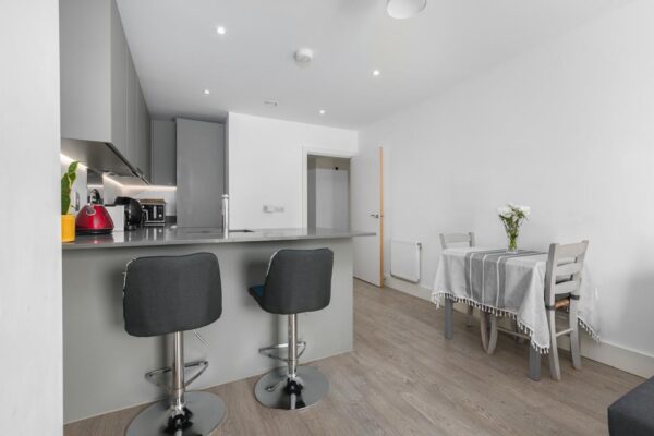 St Andrews Court, Scotland Green, London
