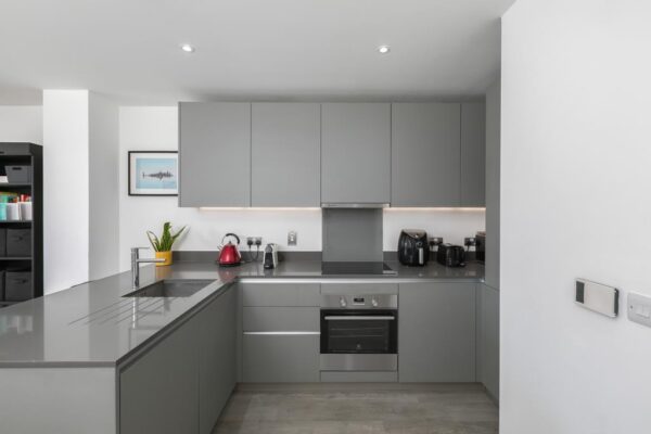 St Andrews Court, Scotland Green, London