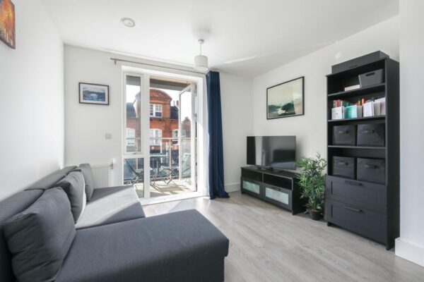St Andrews Court, Scotland Green, London