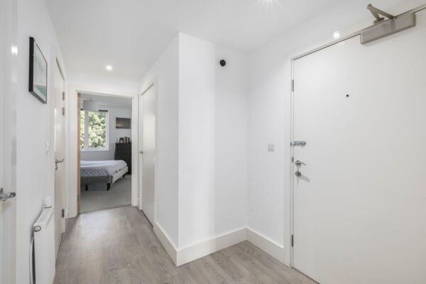 St Andrews Court, Scotland Green, London