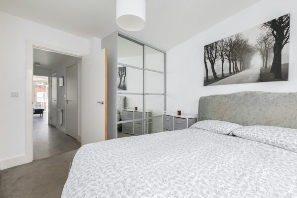 St Andrews Court, Scotland Green, London