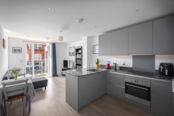 St Andrews Court, Scotland Green, London
