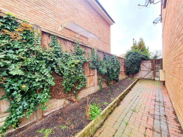 Briar Close, London