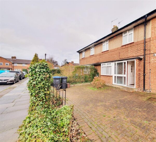 Briar Close, London
