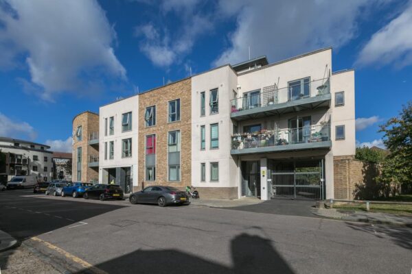 St Andrews Court, Scotland Green, London